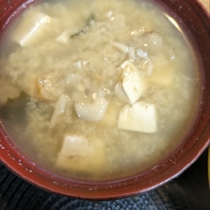 舞茸と大根と青菜のお味噌汁